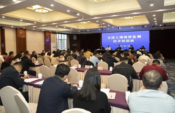 全国推进草莓视频APP官方网站墒情监测技术，草莓视频软件下载助力绿色农业现代化发展